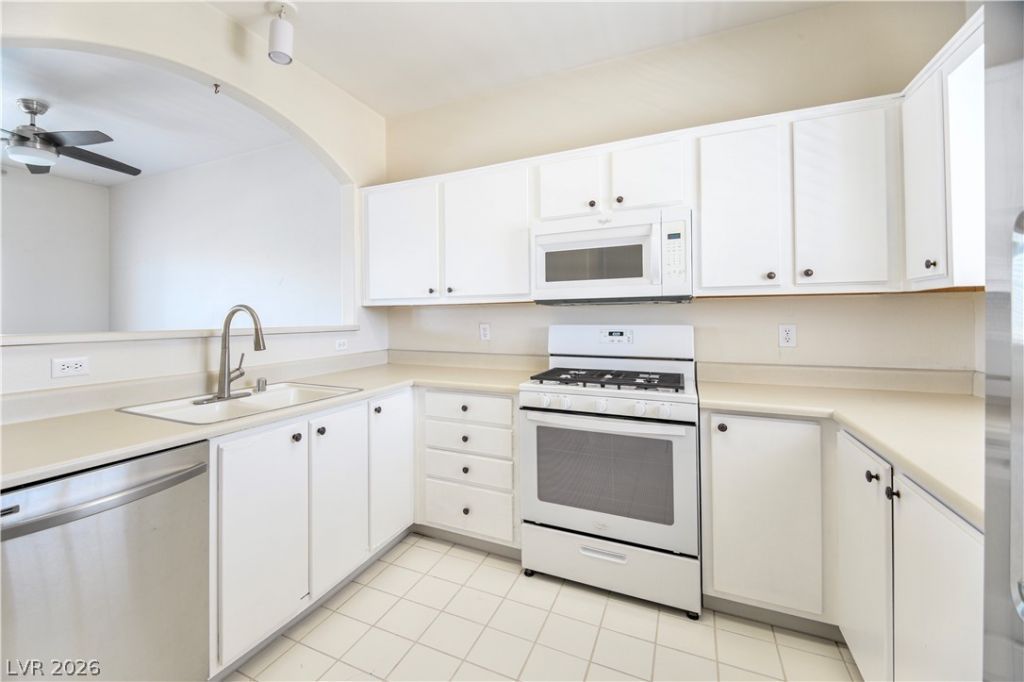 1900 N Torrey Pines Drive, Unit 201, Las Vegas, NV 89108 Main Photo