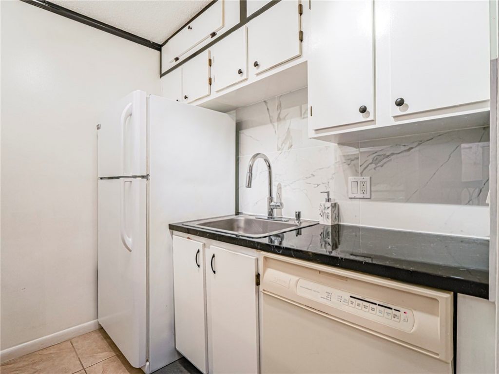 1198 Breezy Way, Unit 7A, Sebastian, FL 32958 Photo