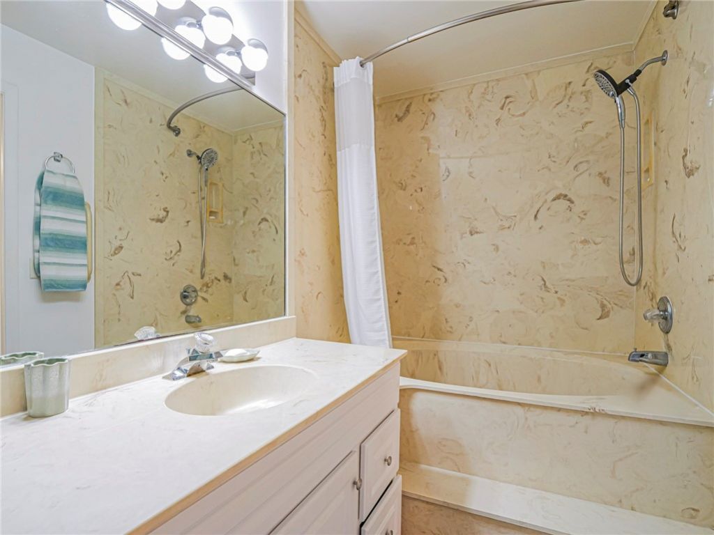 1198 Breezy Way, Unit 7A, Sebastian, FL 32958 Photo