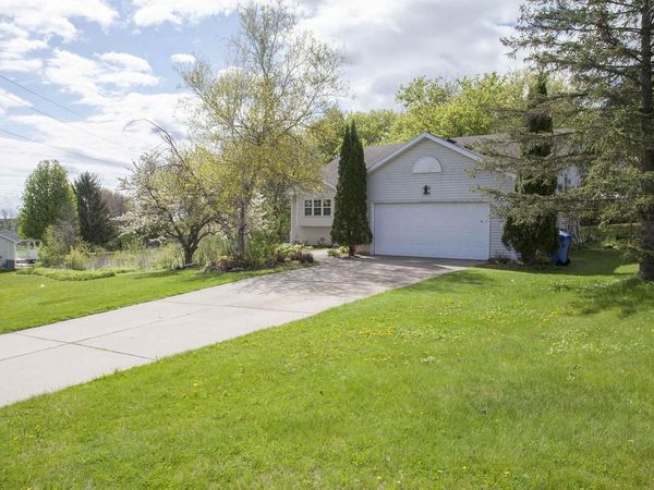 819 Spellman Street, Mount Horeb, WI 53572