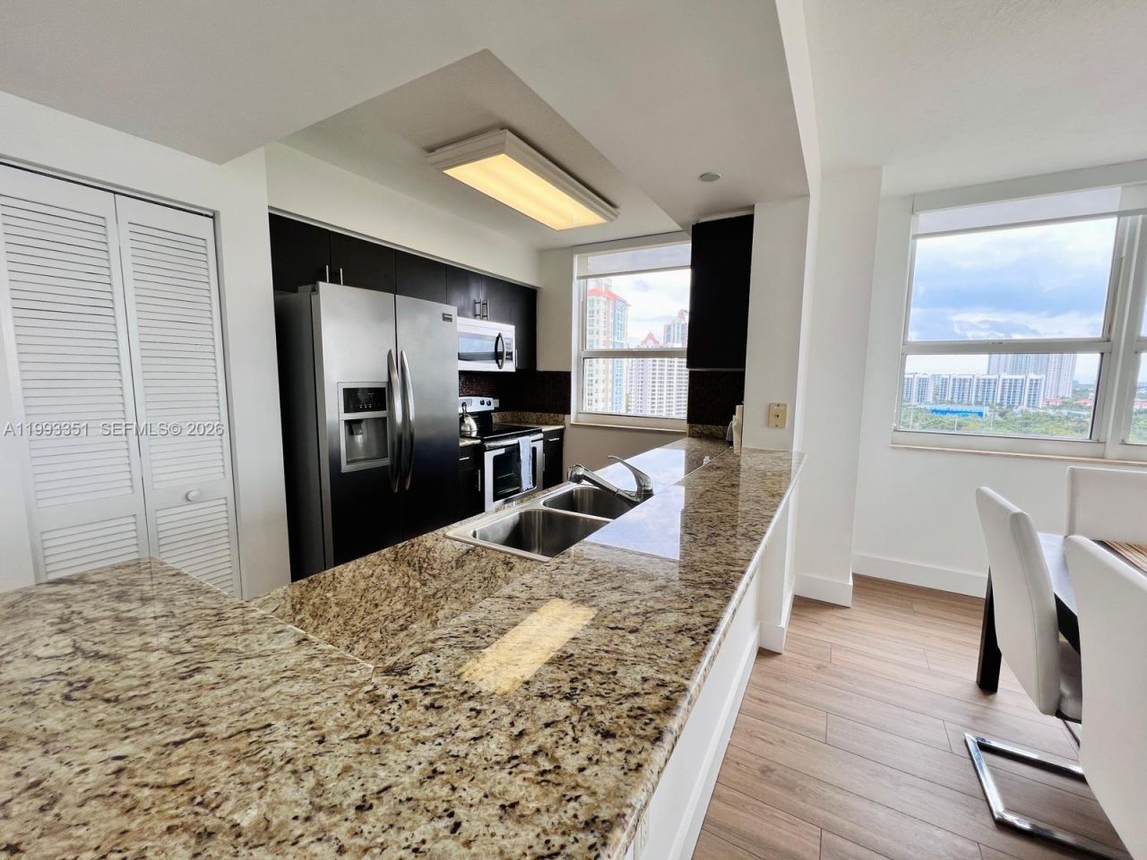 19501 W Country Club Dr , Unit 1408, Aventura, FL 33180 Photo