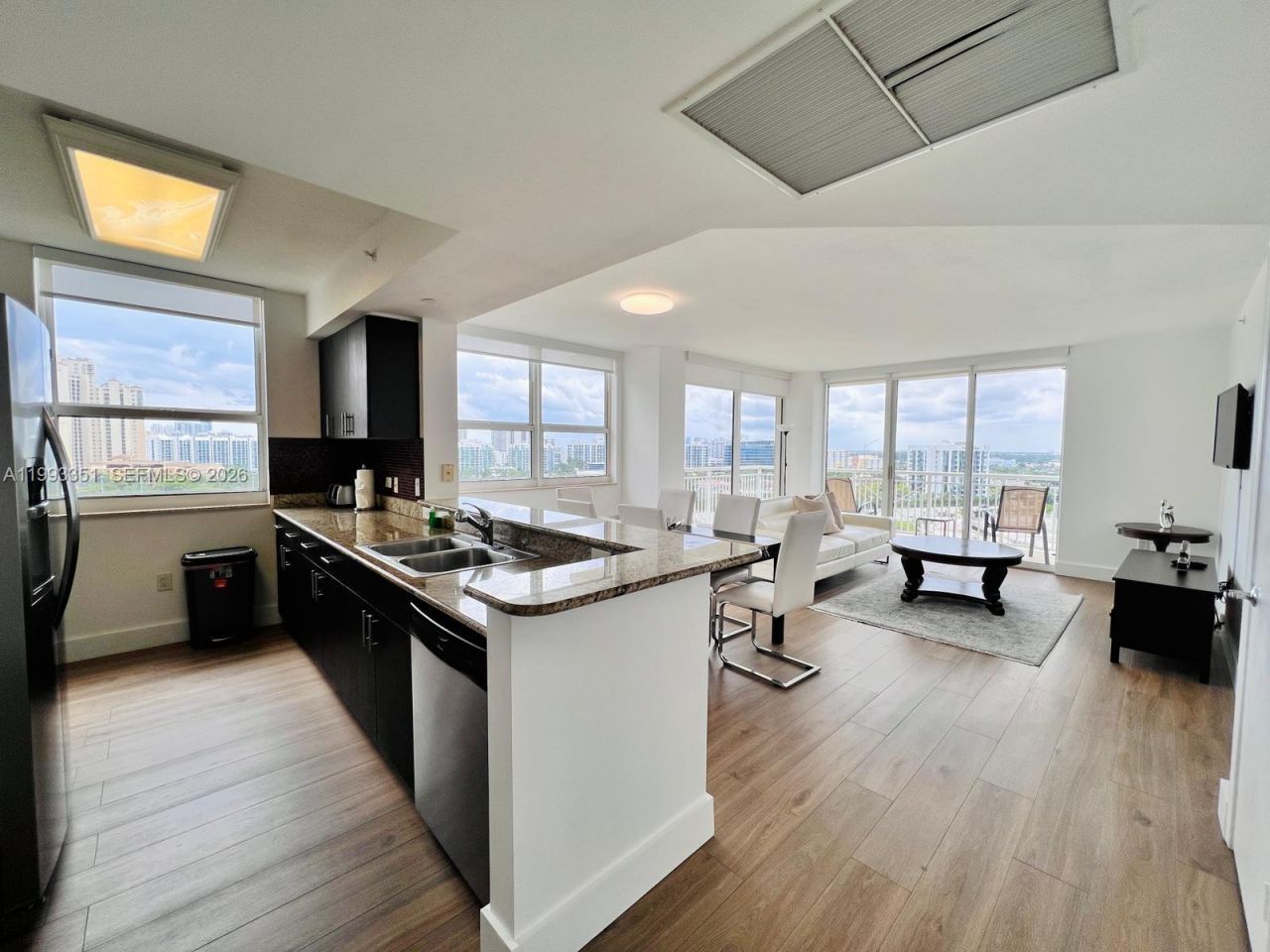 19501 W Country Club Dr , Unit 1408, Aventura, FL 33180 Photo