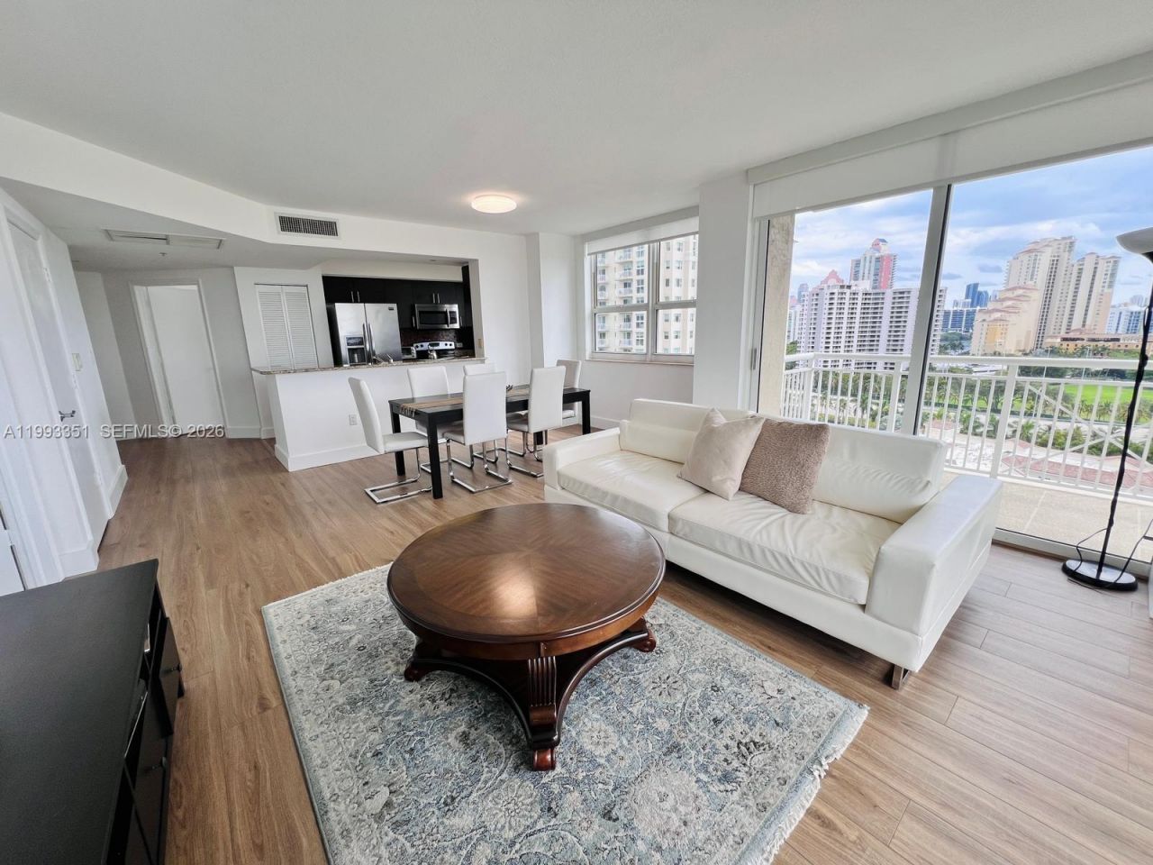 19501 W Country Club Dr , Unit 1408, Aventura, FL 33180 Photo