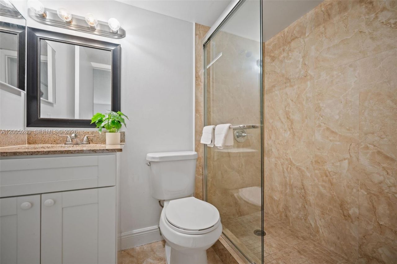 7195 NW 179th St, Unit 106, Hialeah, FL 33015 Photo
