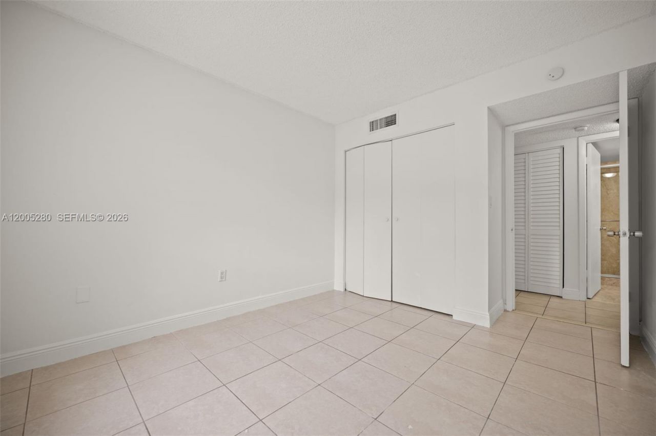 7195 NW 179th St, Unit 106, Hialeah, FL 33015 Photo