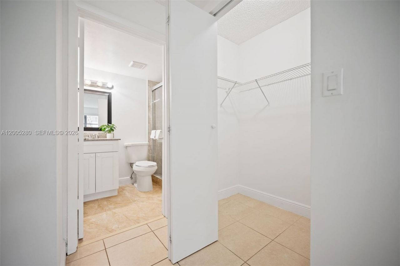 7195 NW 179th St, Unit 106, Hialeah, FL 33015 Photo