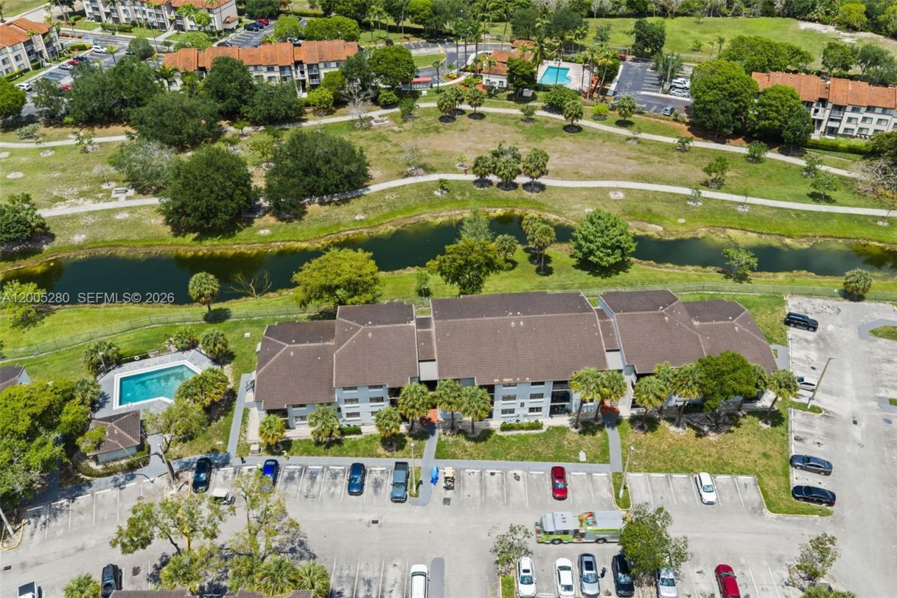 7195 NW 179th St, Unit 106, Hialeah, FL 33015 Photo