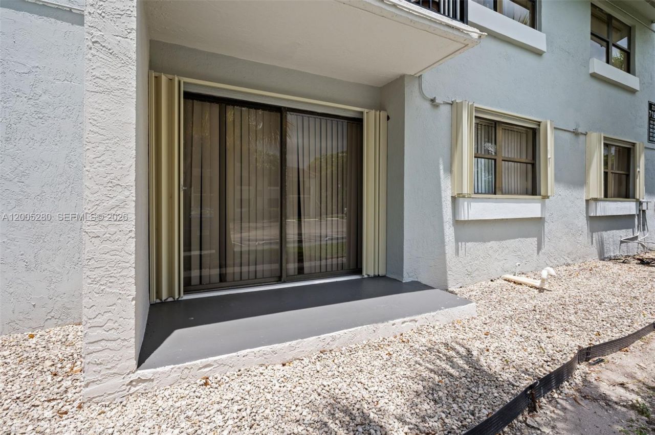 7195 NW 179th St, Unit 106, Hialeah, FL 33015 Photo