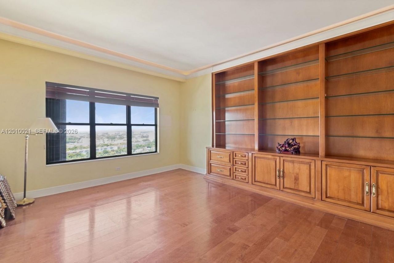 1800 NE 114th St, Unit PH01, Miami, FL 33181 Photo