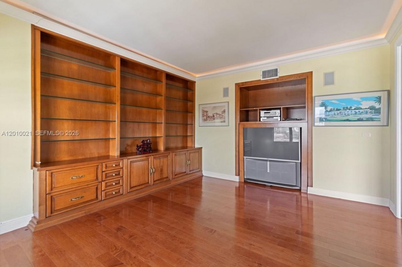 1800 NE 114th St, Unit PH01, Miami, FL 33181 Photo