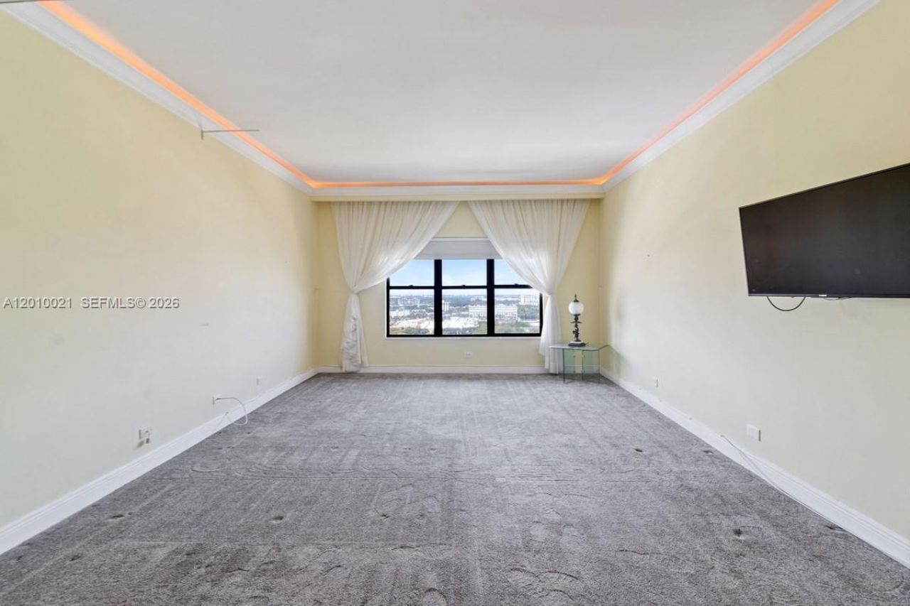 1800 NE 114th St, Unit PH01, Miami, FL 33181 Photo
