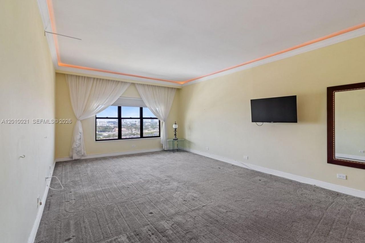1800 NE 114th St, Unit PH01, Miami, FL 33181 Photo