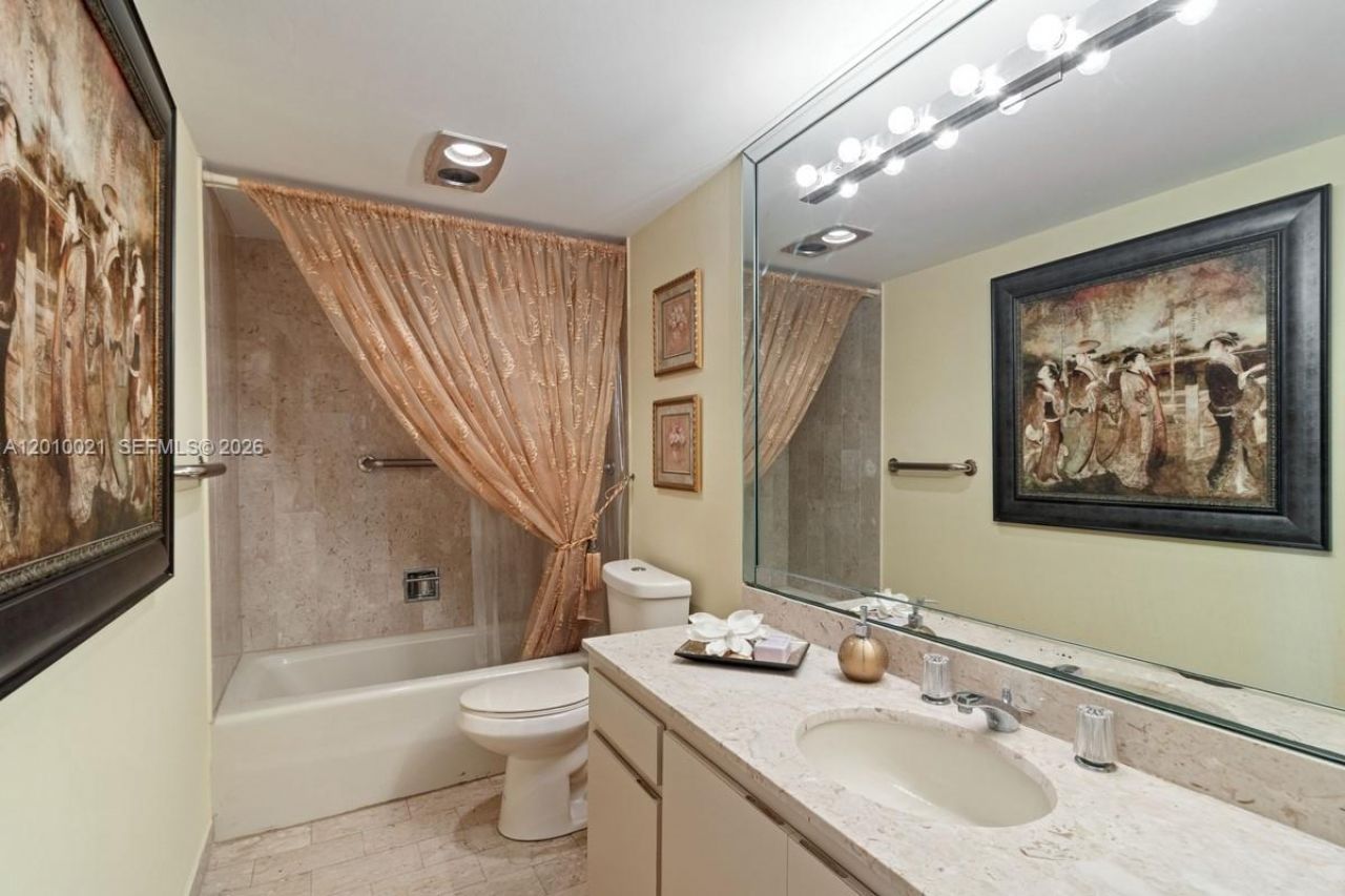 1800 NE 114th St, Unit PH01, Miami, FL 33181 Photo