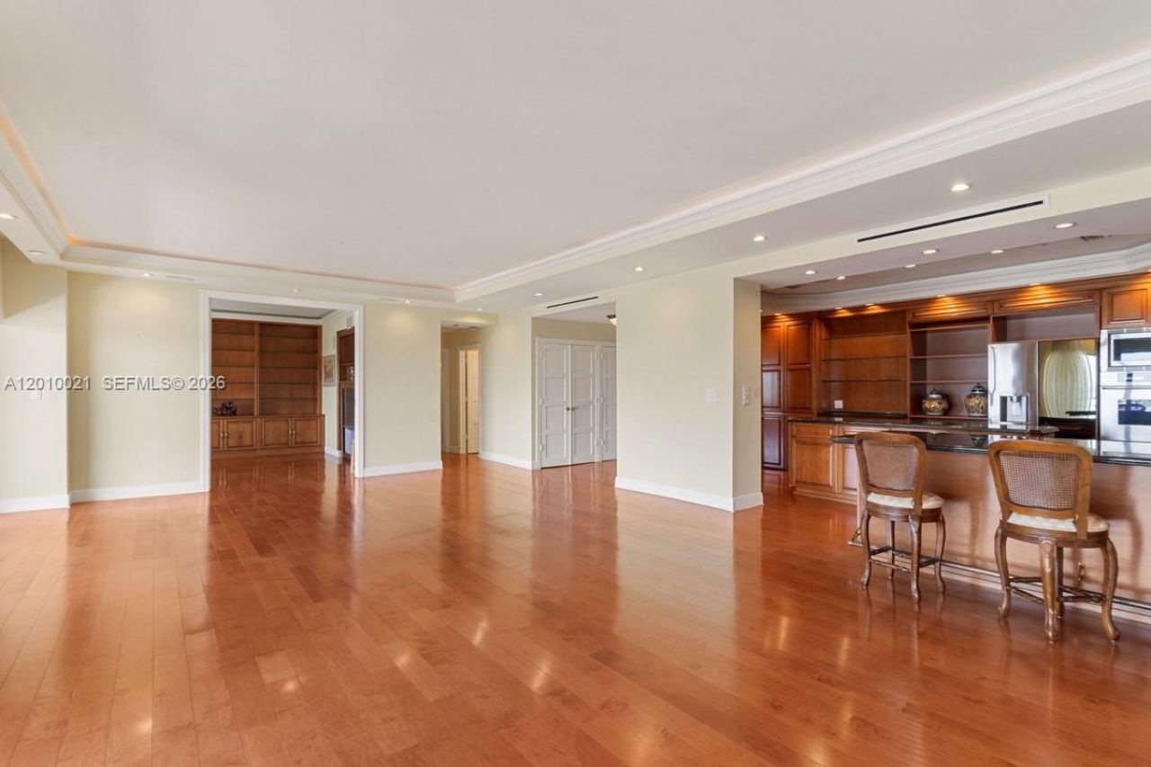1800 NE 114th St, Unit PH01, Miami, FL 33181 Photo