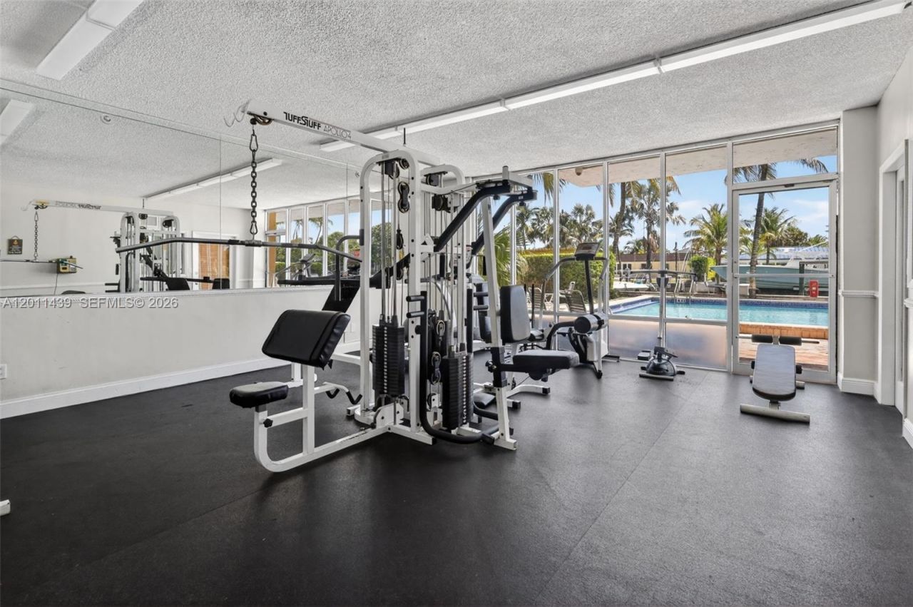 2350 NE 135th St, Unit 901, North Miami, FL 33181 Photo
