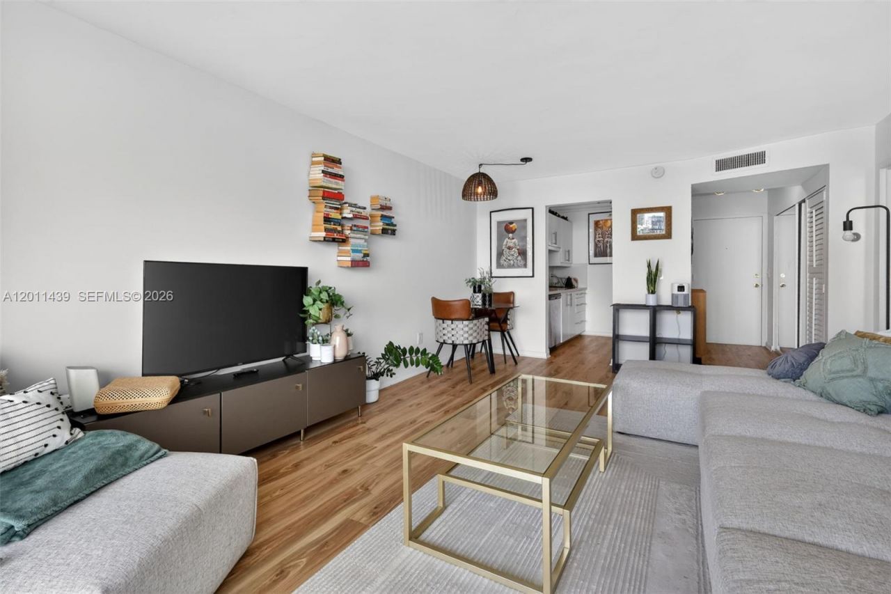 2350 NE 135th St, Unit 901, North Miami, FL 33181 Photo