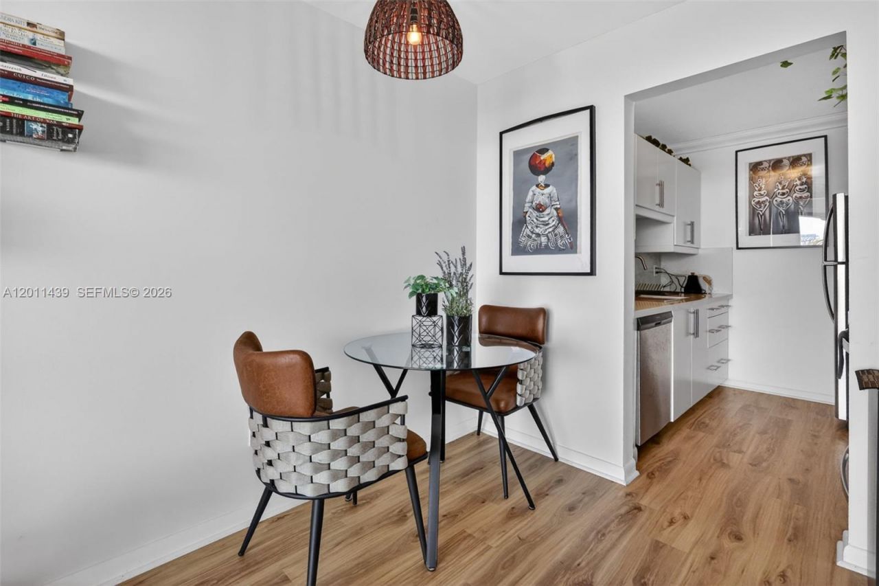 2350 NE 135th St, Unit 901, North Miami, FL 33181 Photo