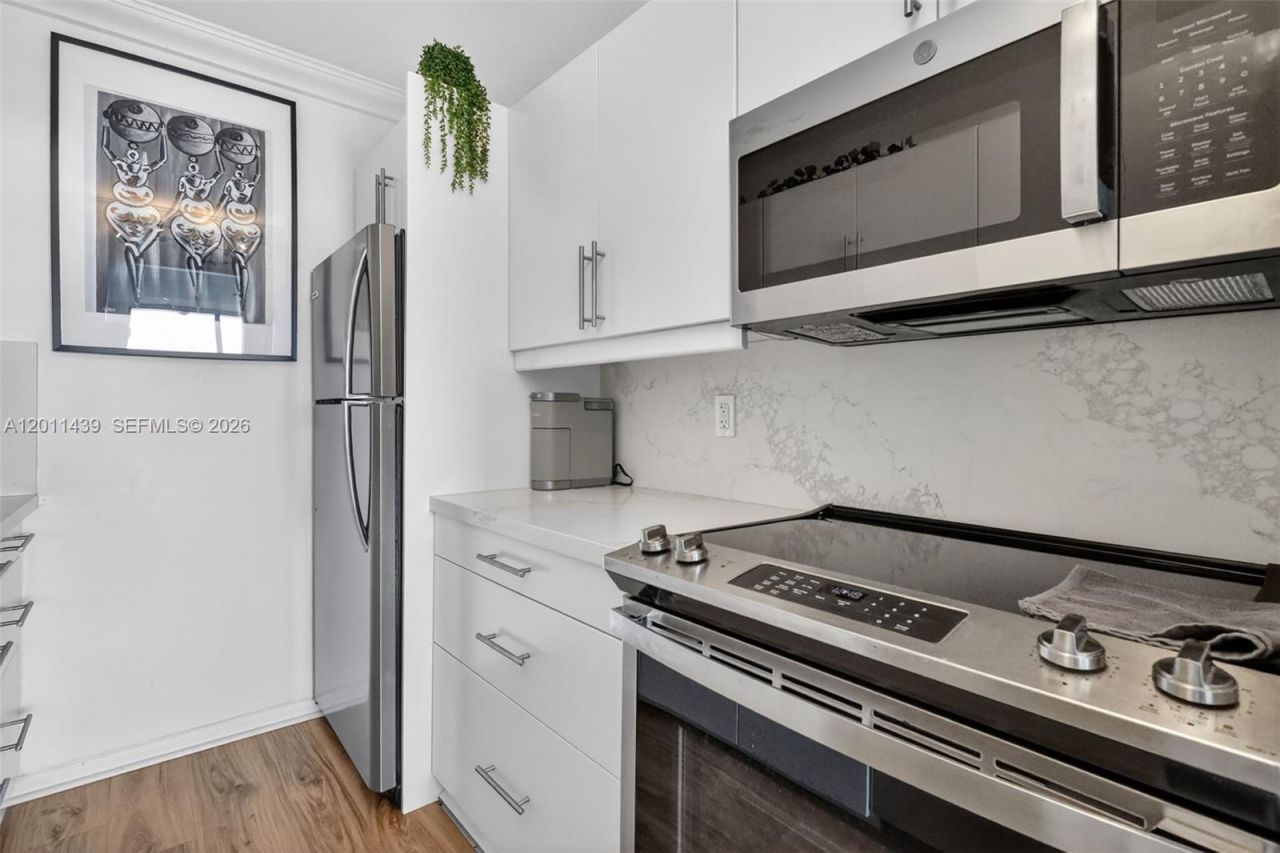 2350 NE 135th St, Unit 901, North Miami, FL 33181 Photo
