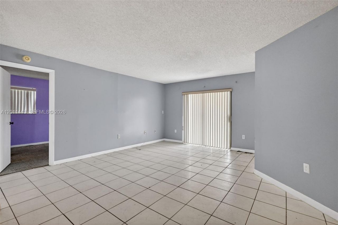 20731 NE 4th Pl , Unit 104, Miami, FL 33179 Photo