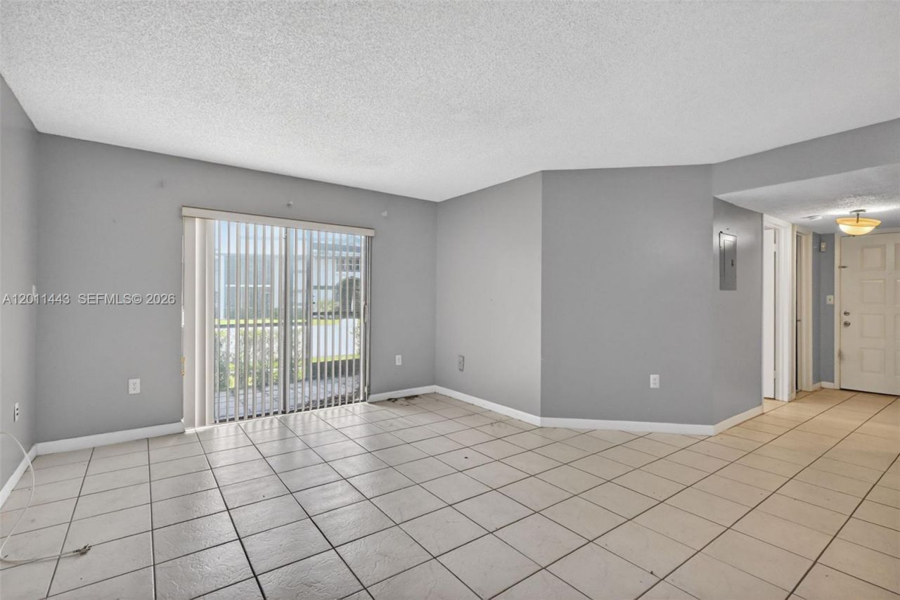 20731 NE 4th Pl , Unit 104, Miami, FL 33179 Photo