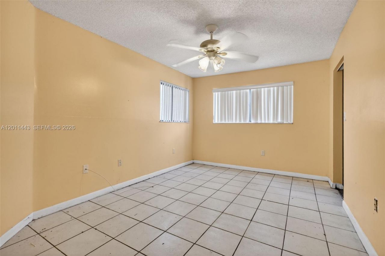 20731 NE 4th Pl , Unit 104, Miami, FL 33179 Photo