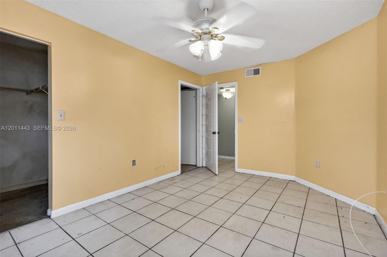 20731 NE 4th Pl , Unit 104, Miami, FL 33179 Photo