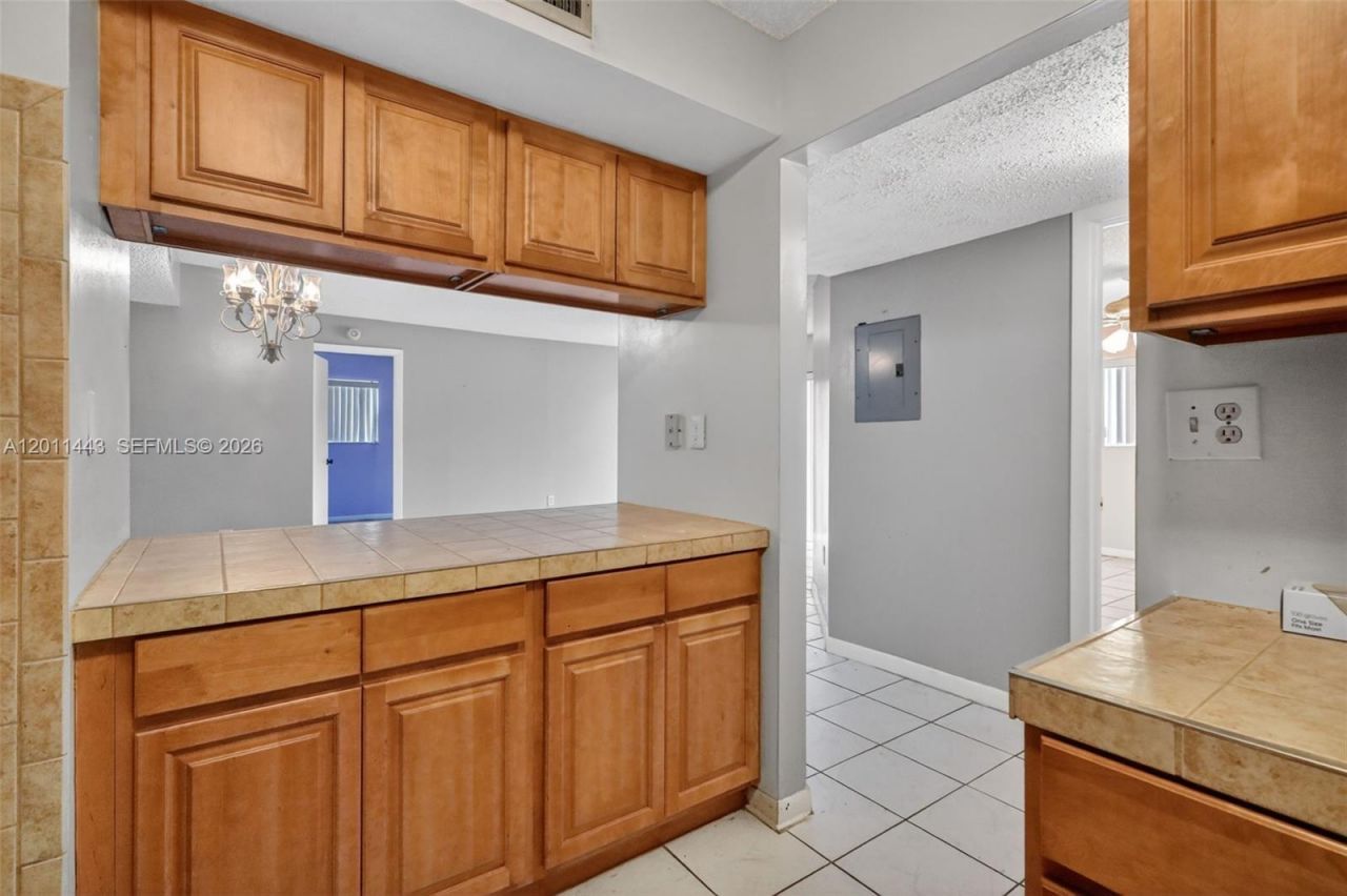 20731 NE 4th Pl , Unit 104, Miami, FL 33179 Photo