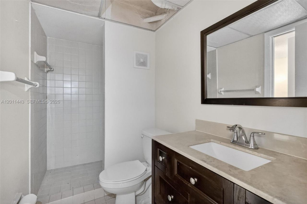 20731 NE 4th Pl , Unit 104, Miami, FL 33179 Photo