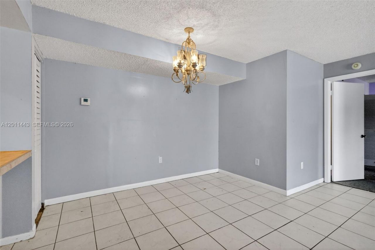 20731 NE 4th Pl , Unit 104, Miami, FL 33179 Photo