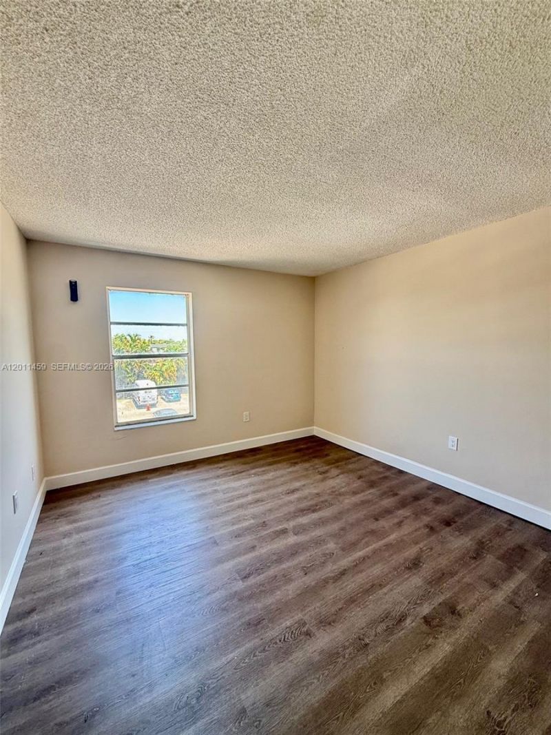 1755 W 60th St , Unit D312, Hialeah, FL 33012 Photo