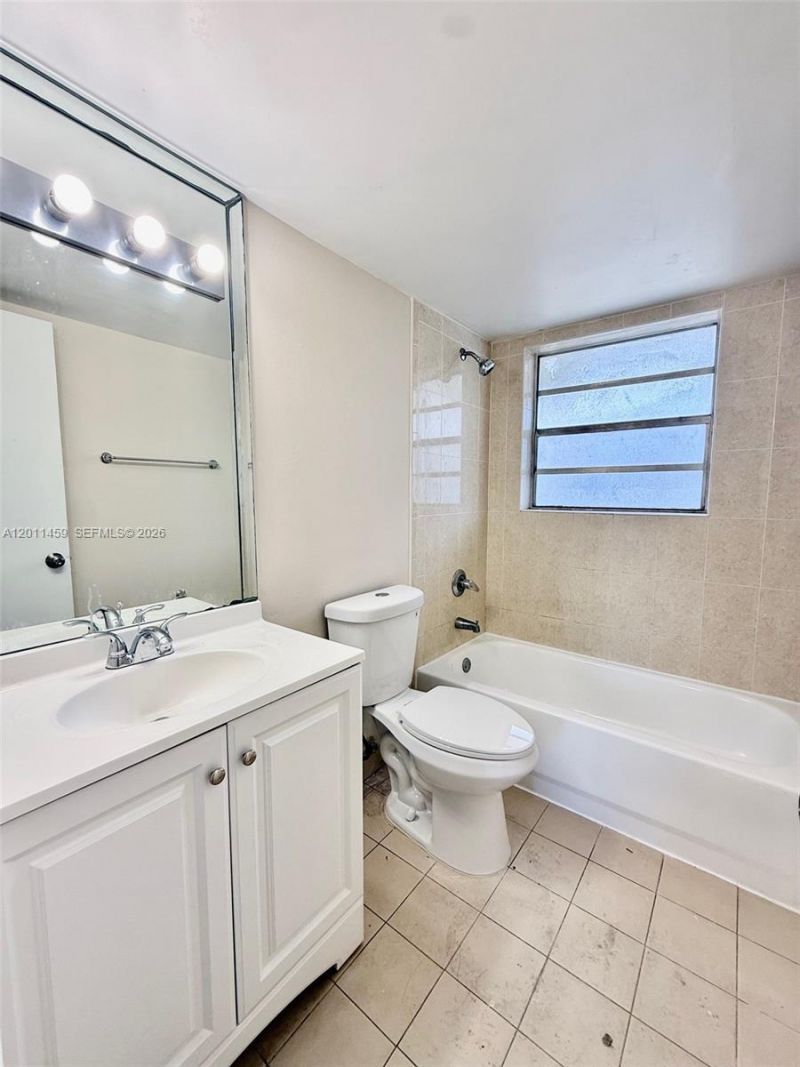 1755 W 60th St , Unit D312, Hialeah, FL 33012 Photo