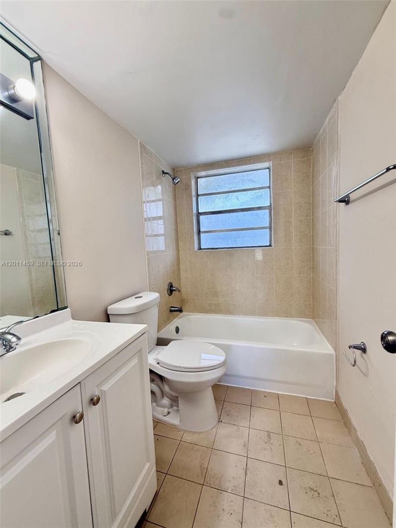 1755 W 60th St , Unit D312, Hialeah, FL 33012 Photo