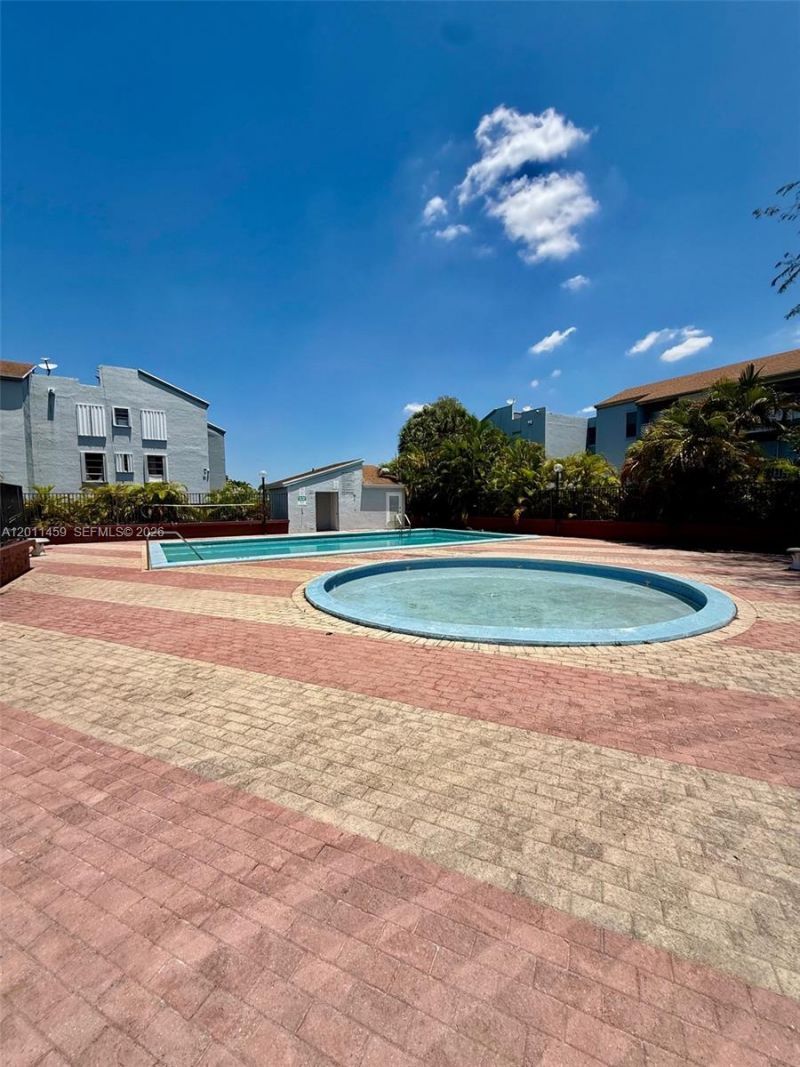 1755 W 60th St , Unit D312, Hialeah, FL 33012 Photo