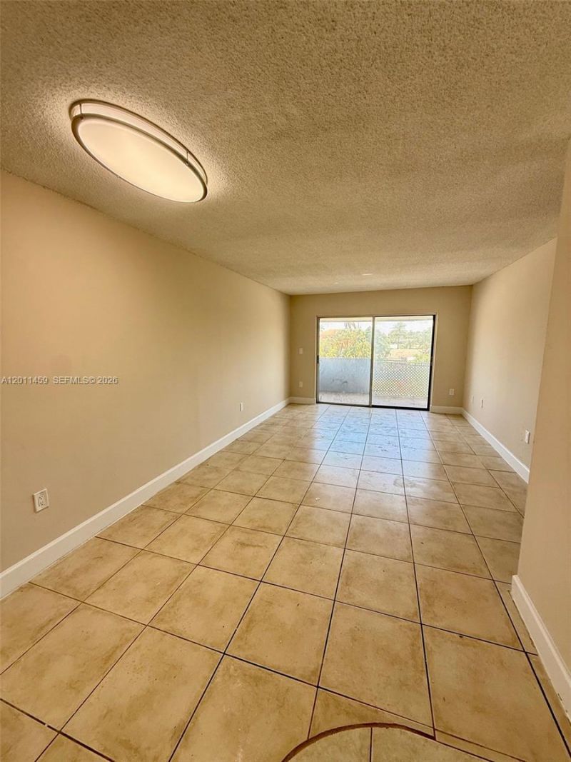 1755 W 60th St , Unit D312, Hialeah, FL 33012 Photo