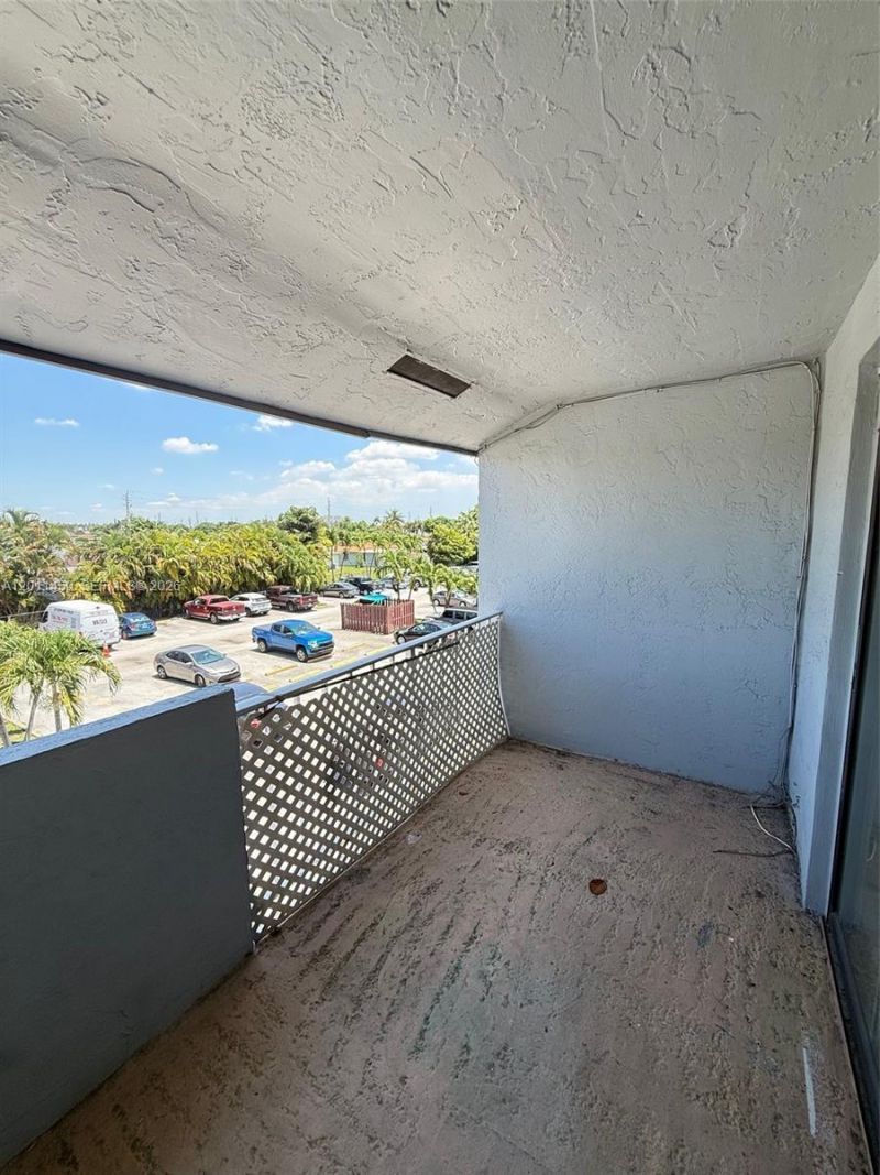 1755 W 60th St , Unit D312, Hialeah, FL 33012 Photo