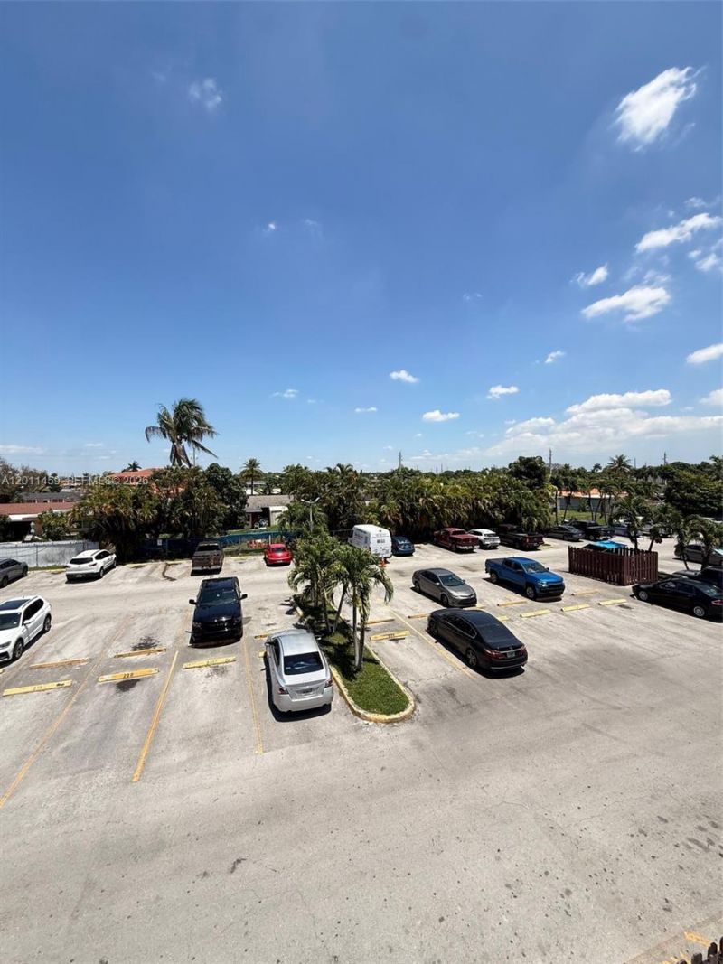 1755 W 60th St , Unit D312, Hialeah, FL 33012 Photo