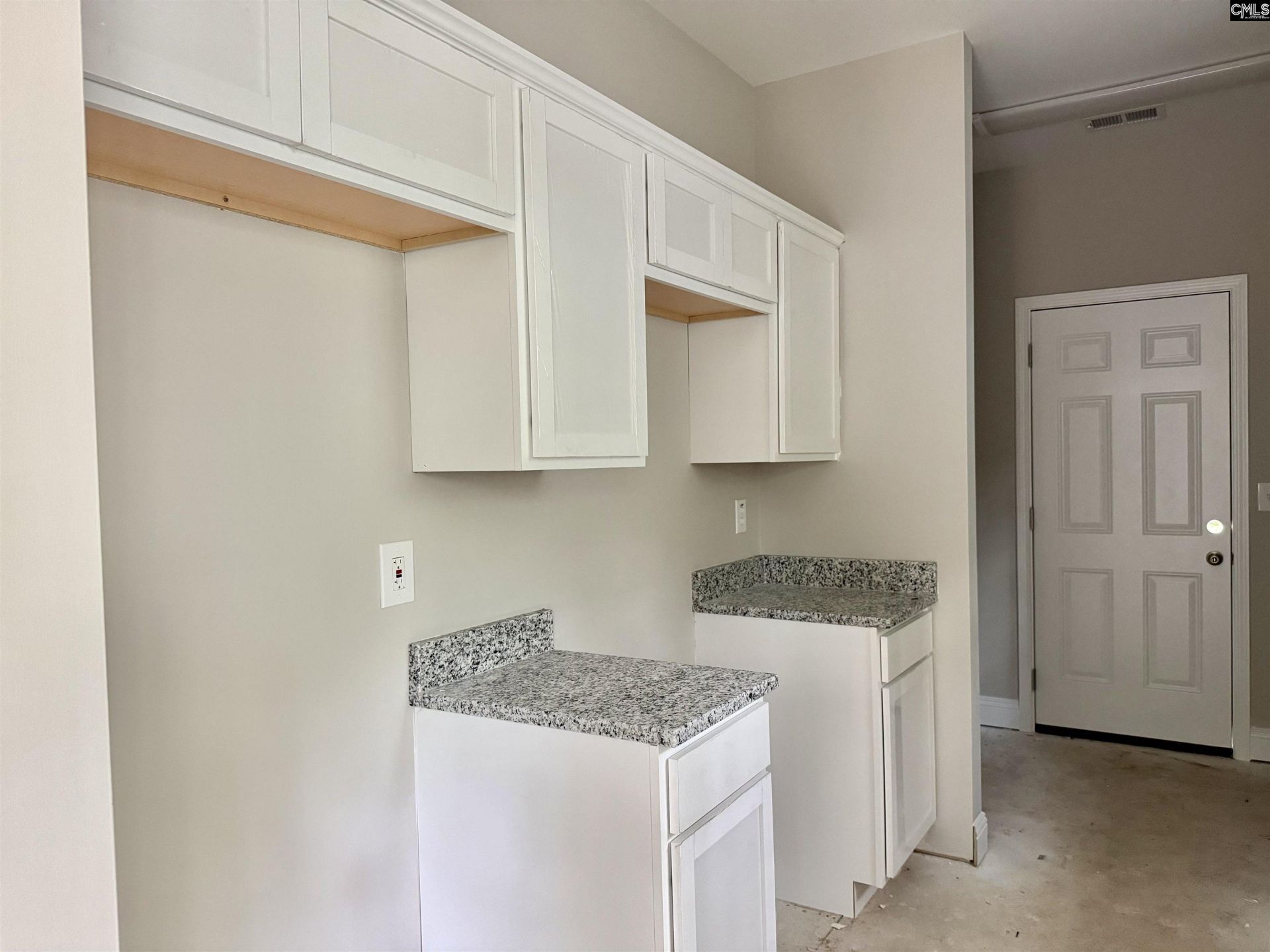 735 Lexington Ave  Photo 23
