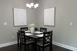 735 Lexington Ave photo 4
