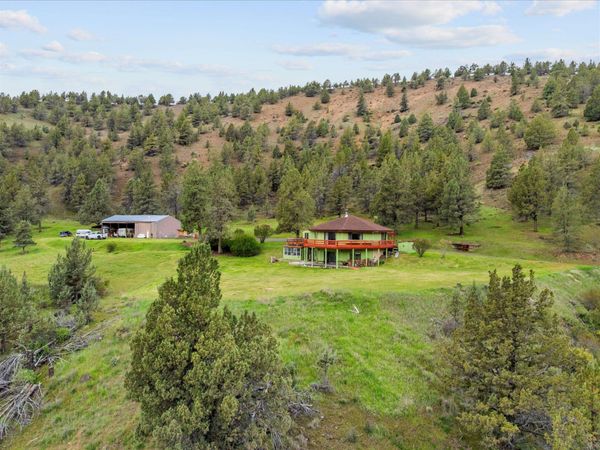 20480 Hwy 395, Mount Vernon, OR 97865