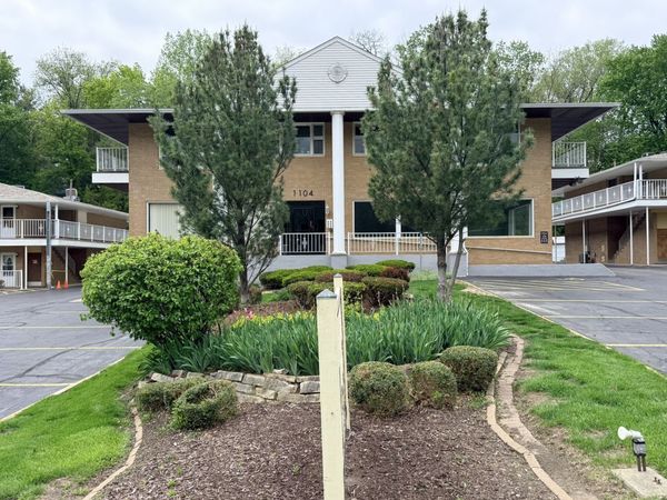 1104 Kimberly Road , Unit 602, Bettendorf, IA 52722