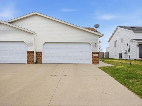 4326 39 1/2 Avenue S, Fargo, ND 58104