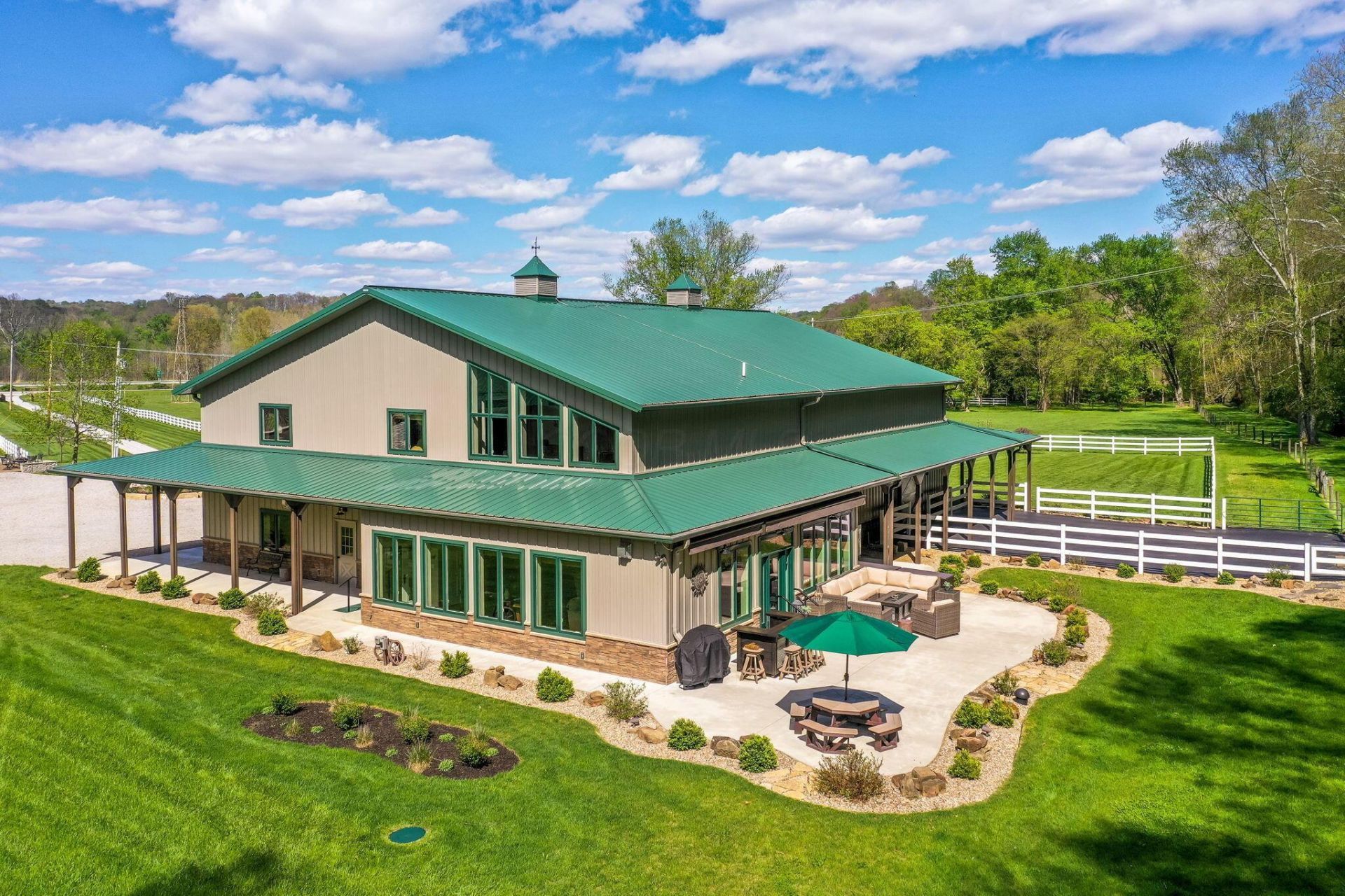 26019 Bailey Road, Rockbridge, OH 43149 Main Photo