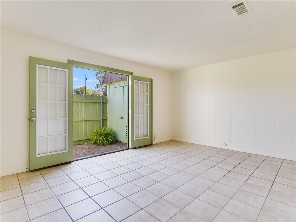 2804 Westhill Dr, Unit 104, Austin, TX 78704 Main Photo