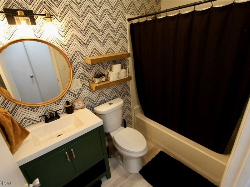2042 Byron Drive , Brunswick, OH 44212 Photo 14