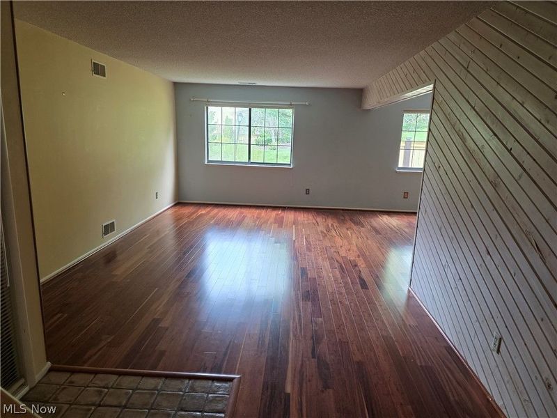 879 Hampton Ridge Drive, Akron, OH 44313 Photo 3