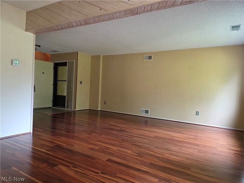 879 Hampton Ridge Drive, Akron, OH 44313 Photo 5