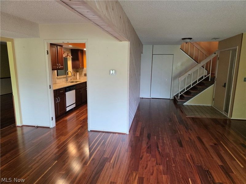 879 Hampton Ridge Drive, Akron, OH 44313 Photo 6