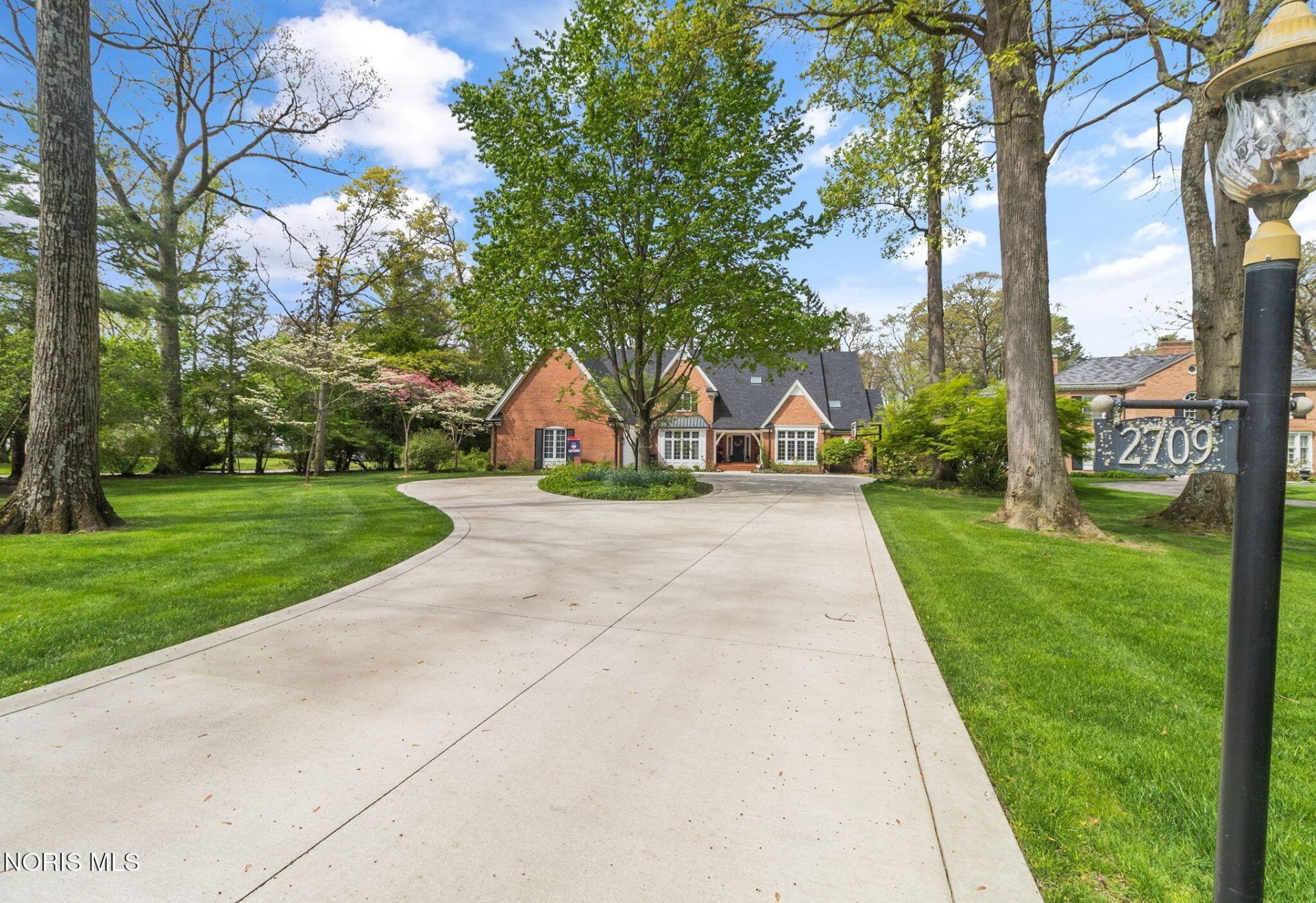 2709 Westchester Road, Ottawa Hills, OH 43615 Main Photo