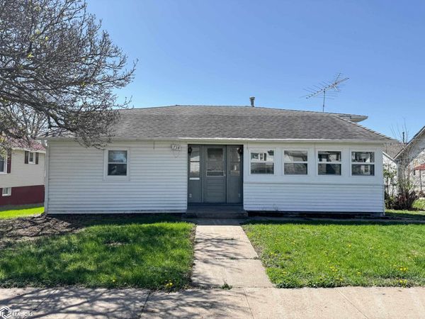 734 Linden Avenue, Chariton, IA 50049