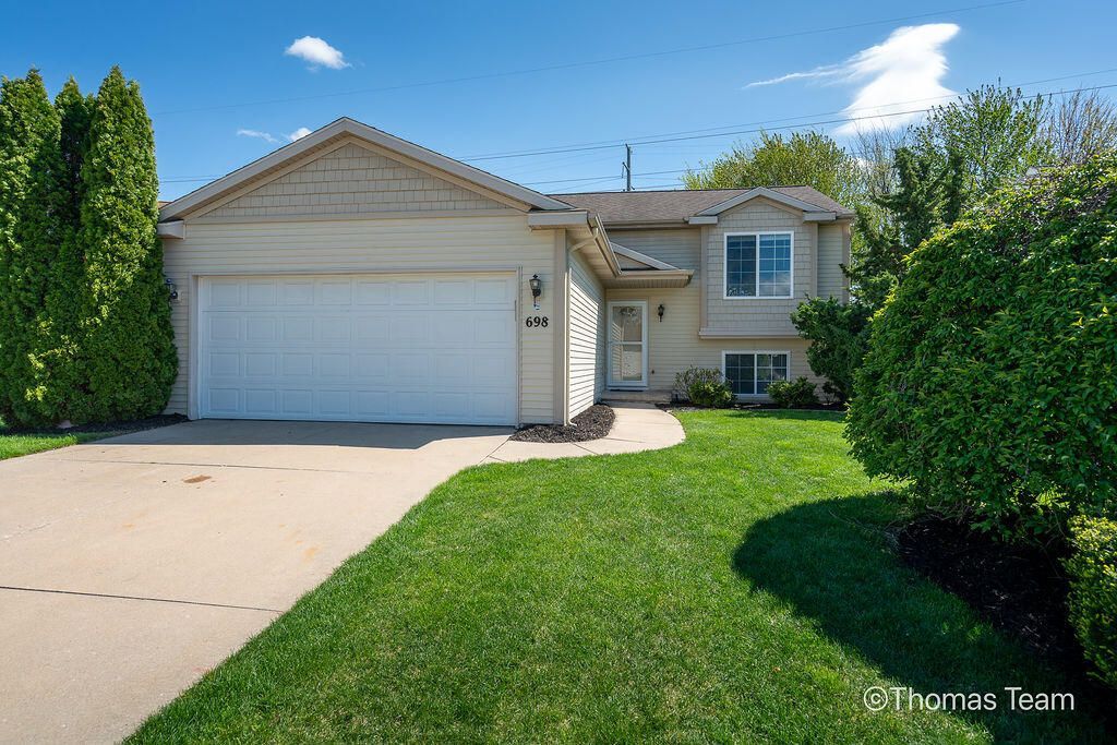 698 Silver Brook Drive Se, Grand Rapids, MI 49548 Main Photo